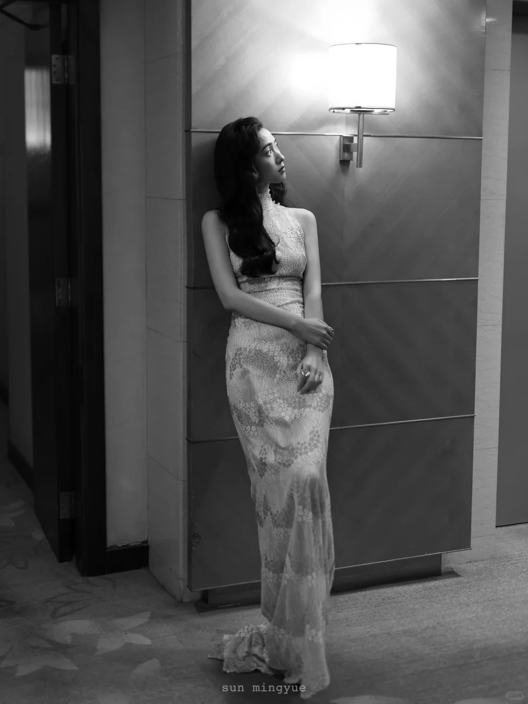 新中式旗袍披发造型好美