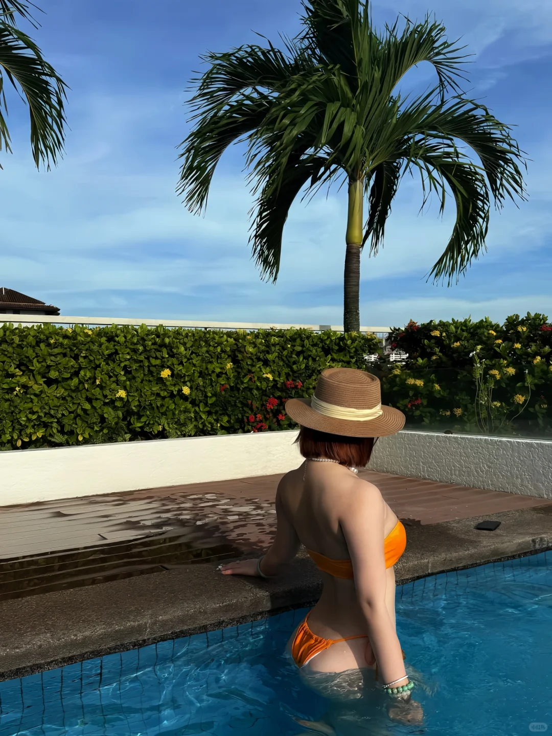 玩一下水吧，泳池拍照📷