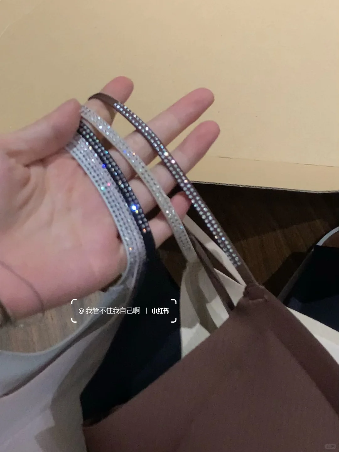 这小胸穿了都显大！！水钻肩带➕圆圆杯