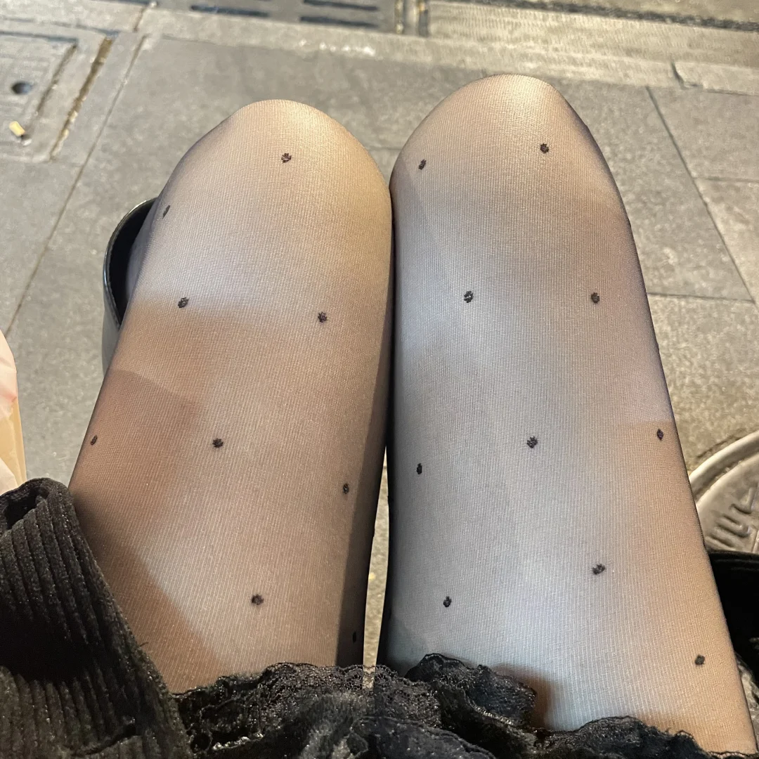 第一次穿波点丝袜
