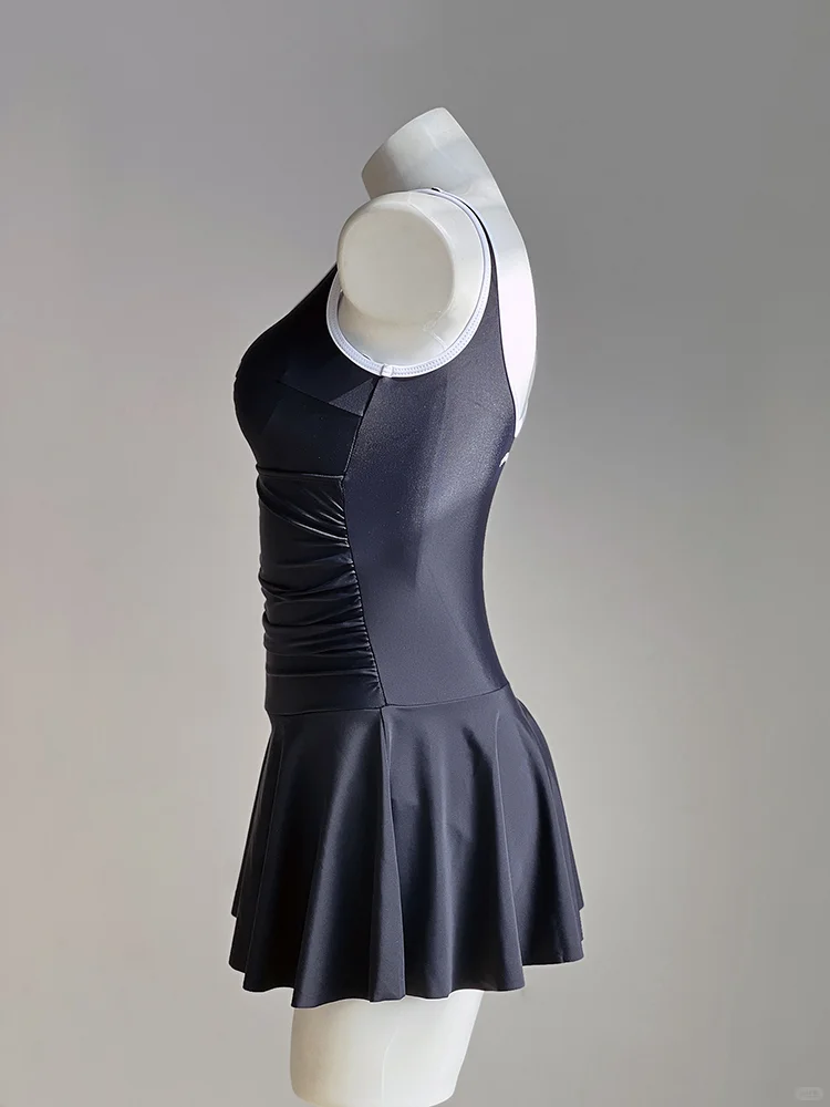 可欲可甜的运动风泳衣，泡温泉的姐妹冲呀！