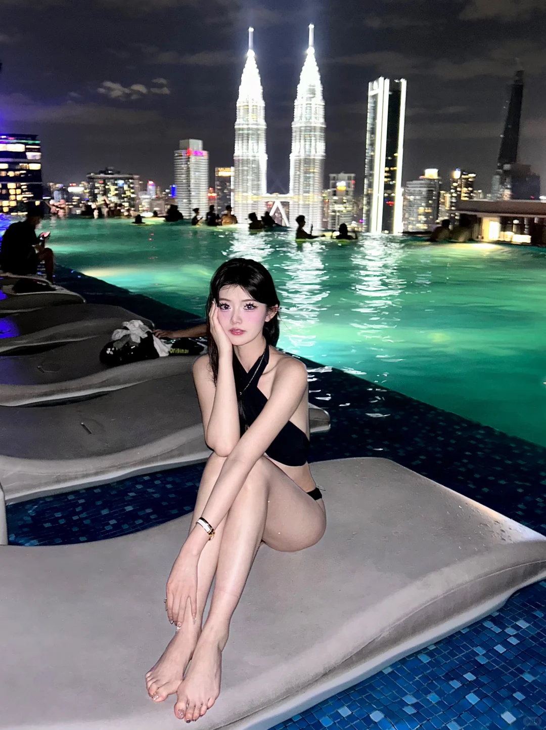 一定要拍的泳池夜景～