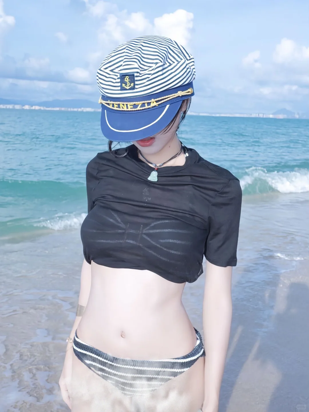 泳衣和玻璃海的适配度是1000%🏖👙
