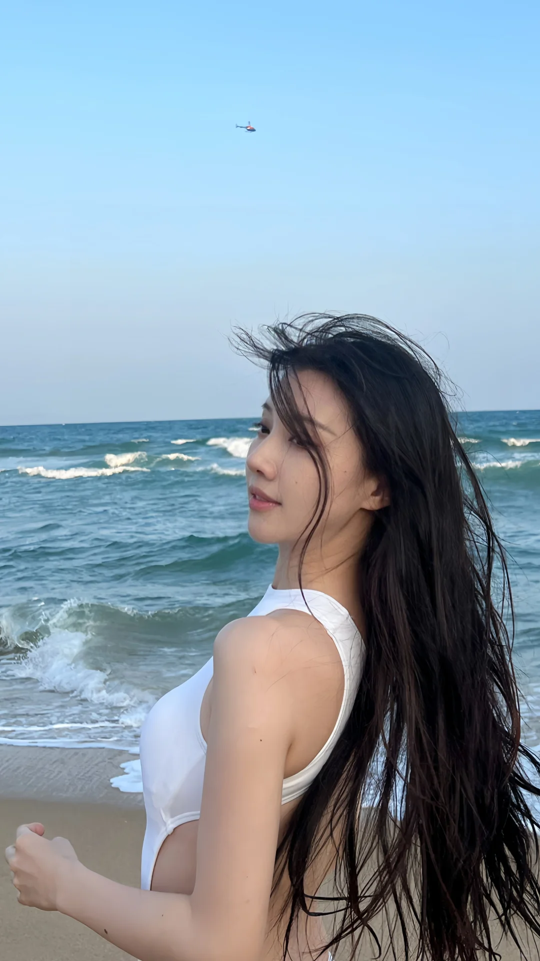 王鹤润｜海边泳装 比基尼，身材真好！