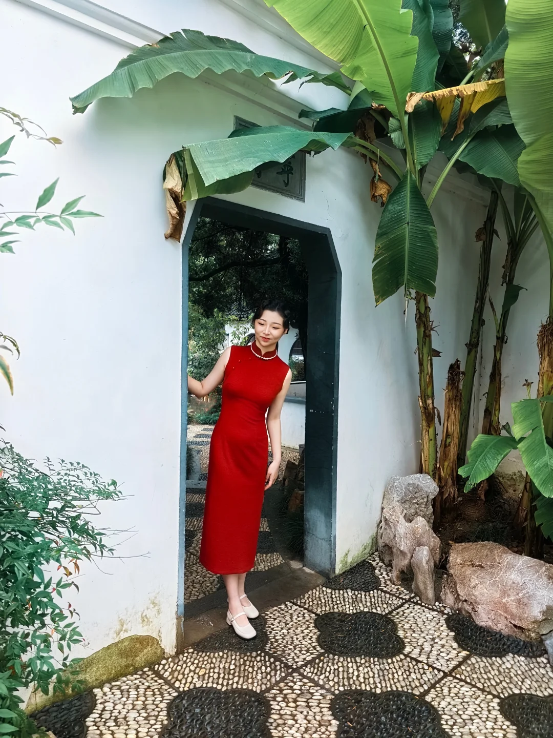 旗袍美人，谁敢信这是02年的小妹妹！