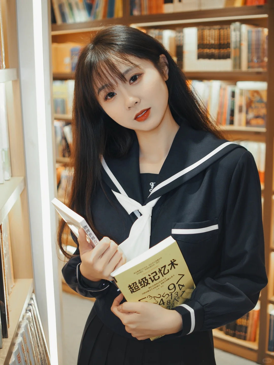 放学别走📚去看图书馆里的水手服学姐