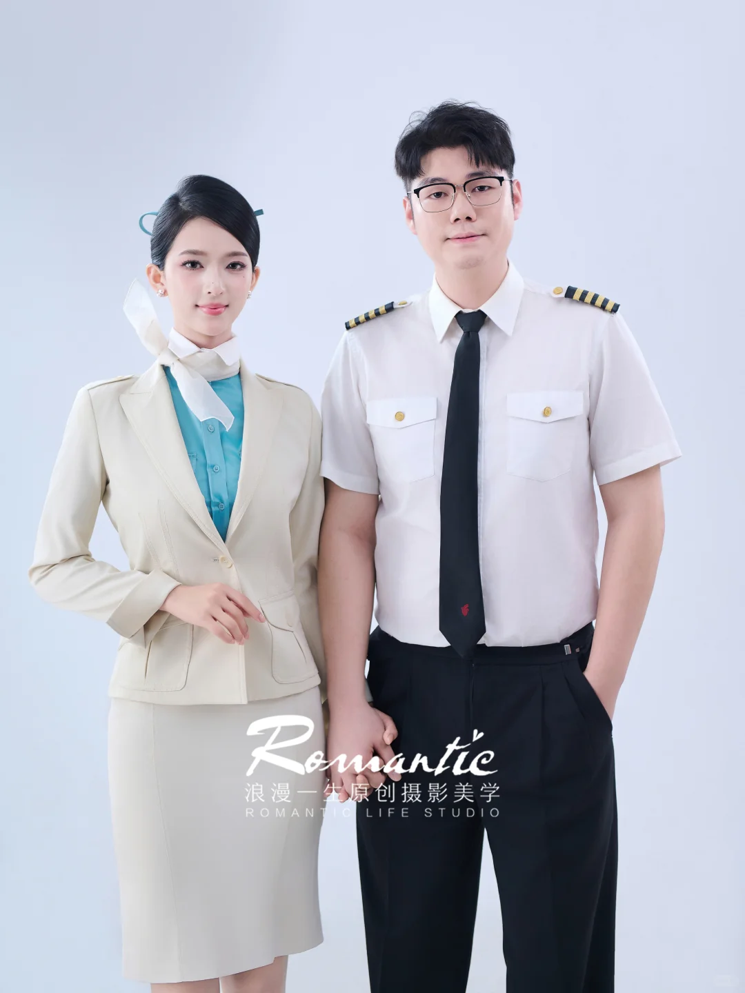 💖空乘制服情侣照，浪漫邂逅情侣写真💑