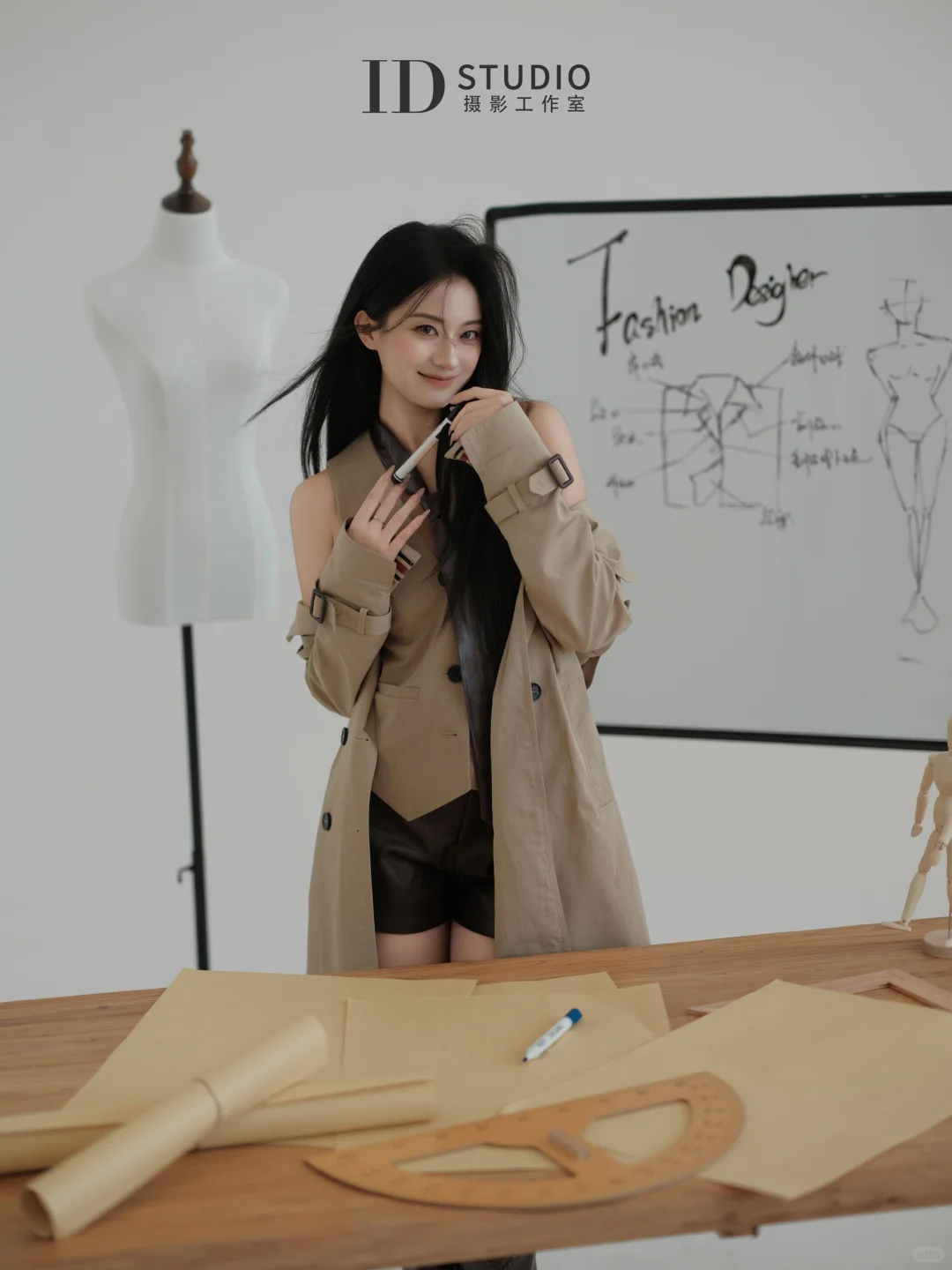 美女服装设计师👔