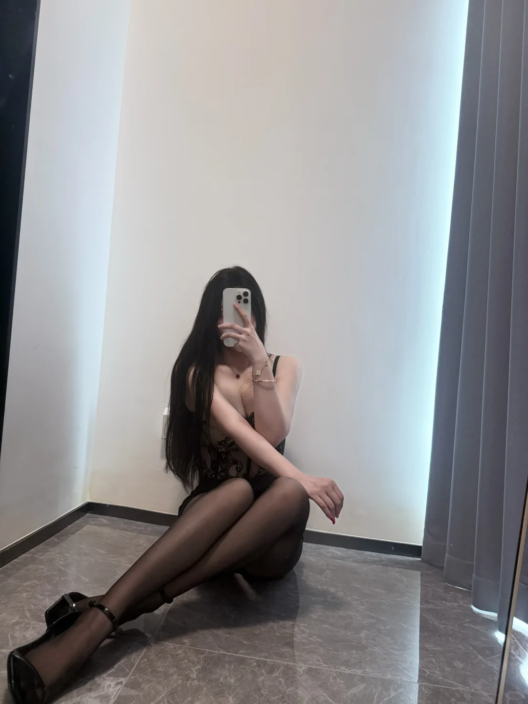 真的是最费腿的蹲姿