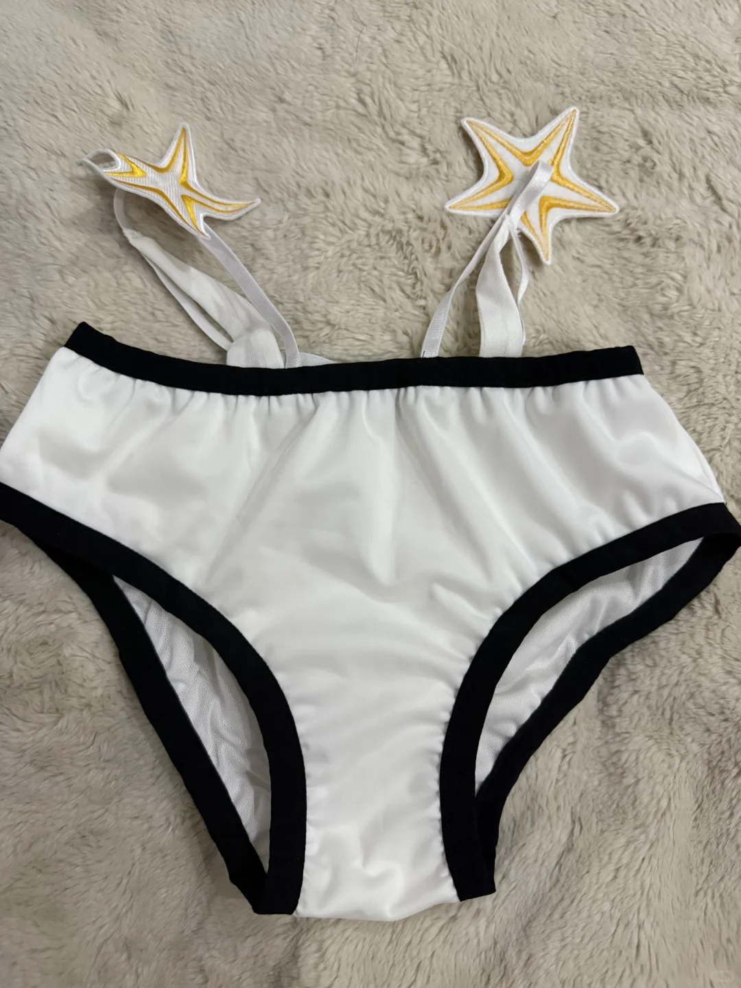 初兽猫爱莉泳装测评