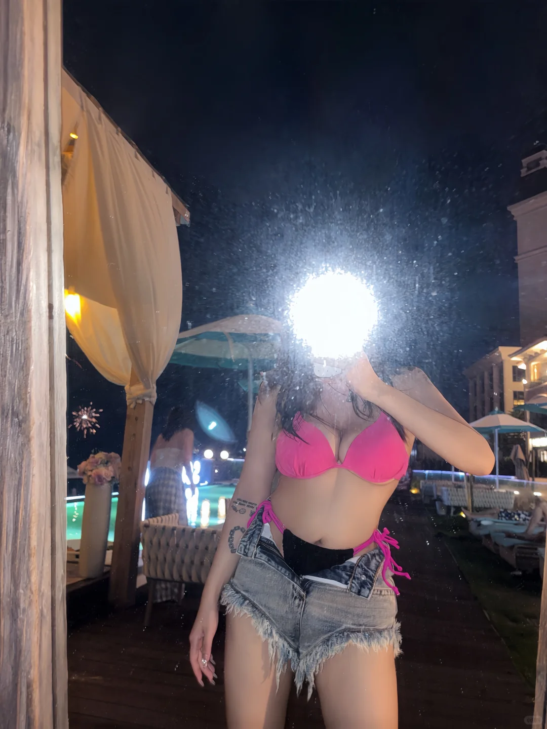 泳池边的氛围感拍照🤳