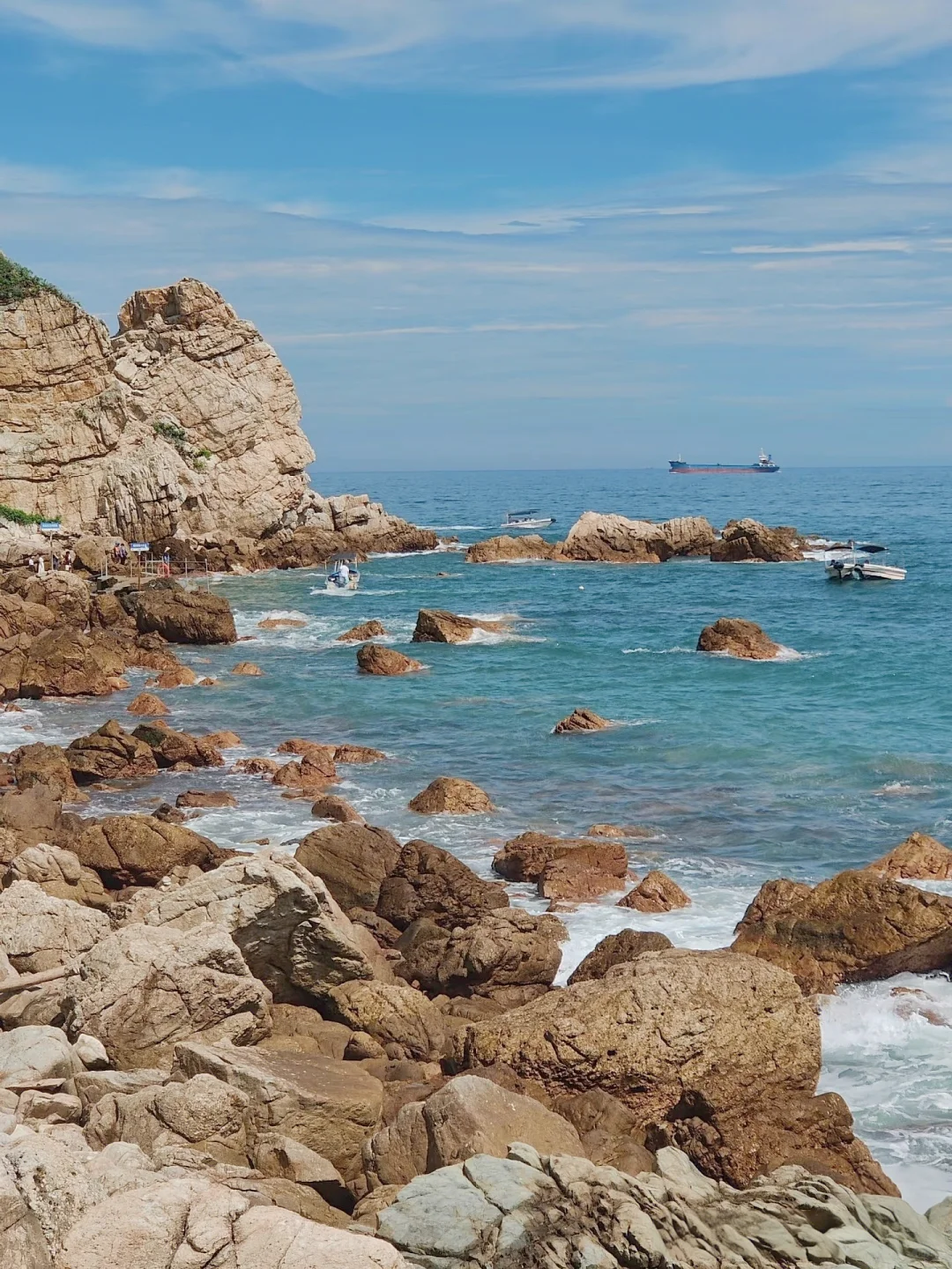 大海与红辣的泳衣更配噢🌊