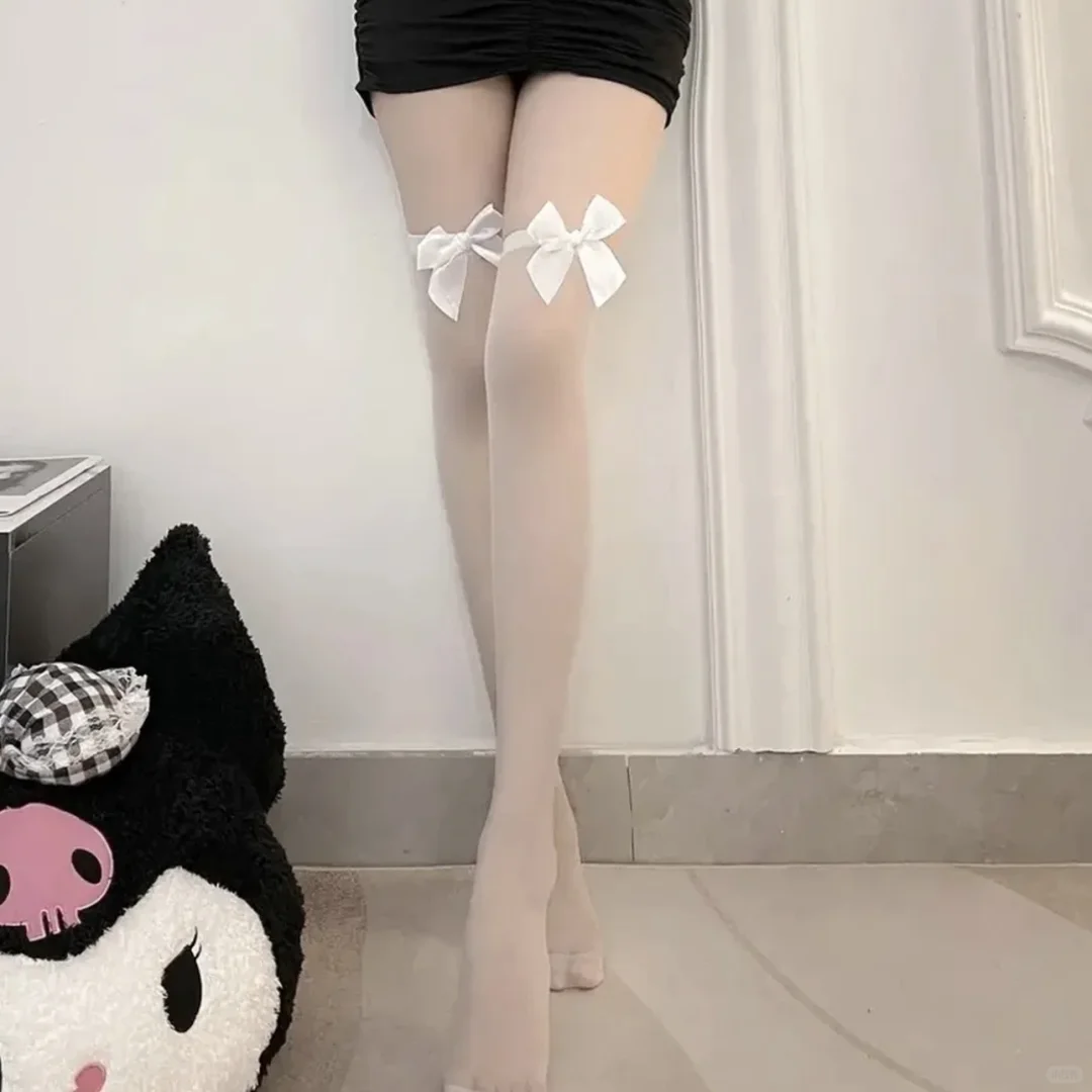 纯欲天花板！蕾丝蝴蝶结过膝白丝太绝了