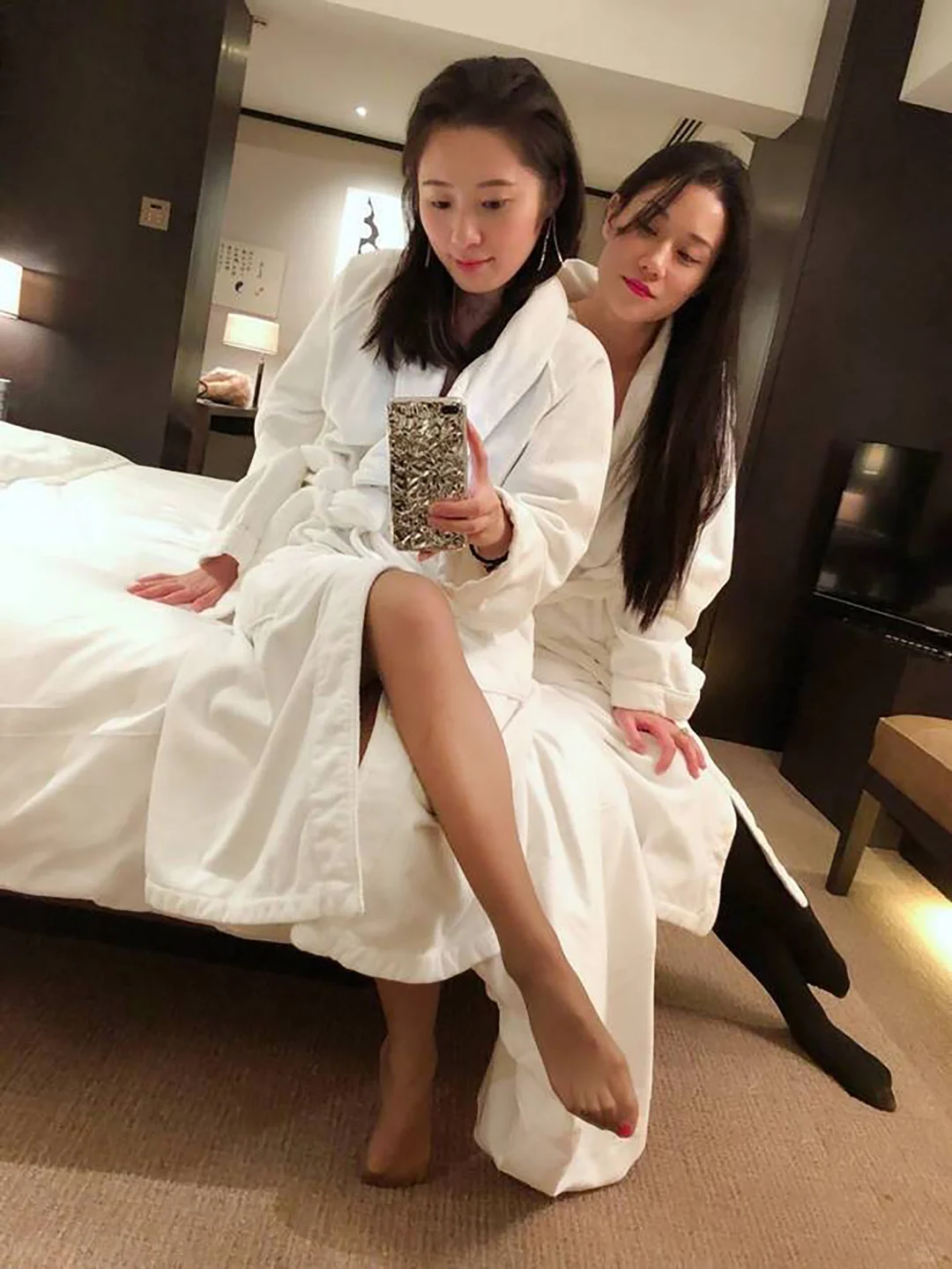 极品熟女丝袜纯欲双人姐妹合照