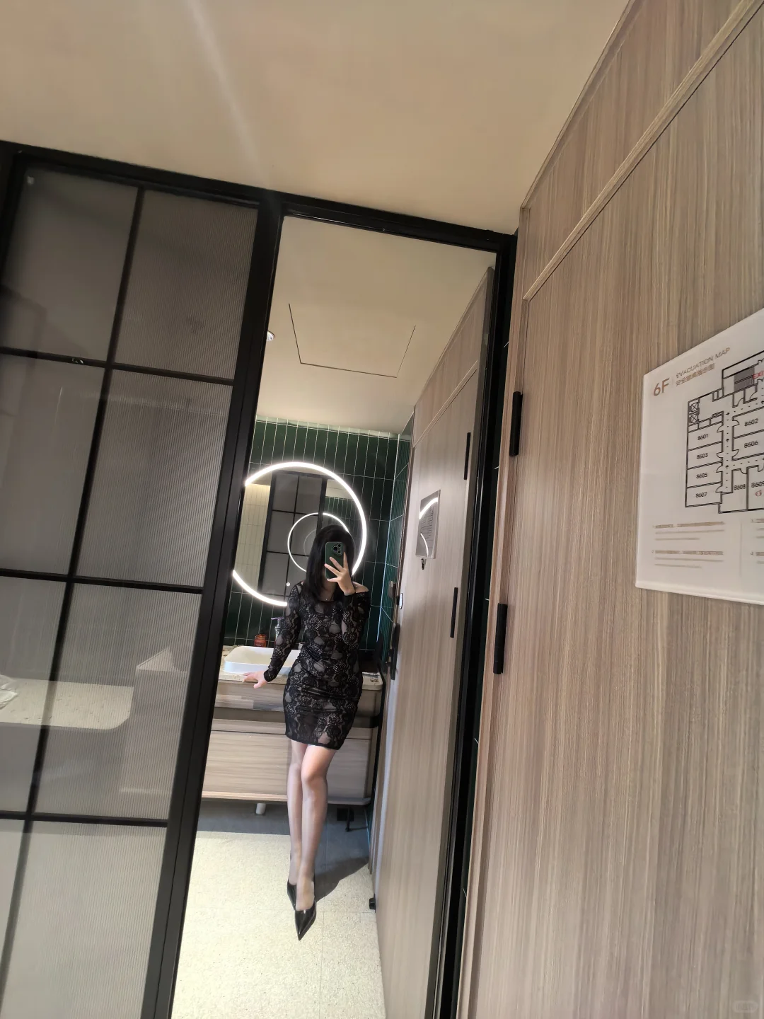 爱穿丝袜的成熟姐姐~