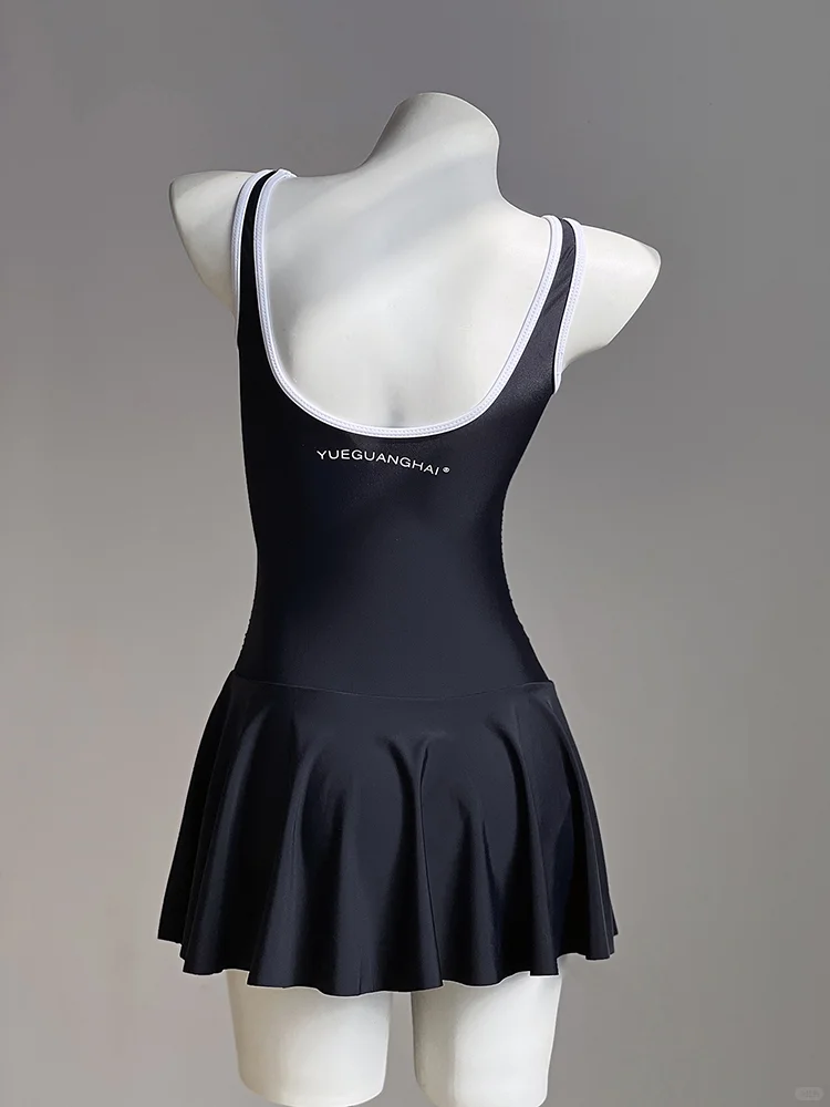 可欲可甜的运动风泳衣，泡温泉的姐妹冲呀！