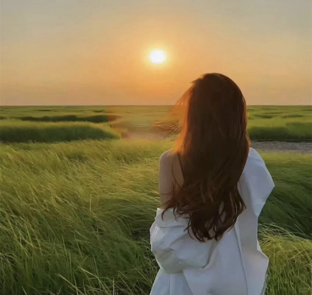 很有感觉的氛围感背影女头