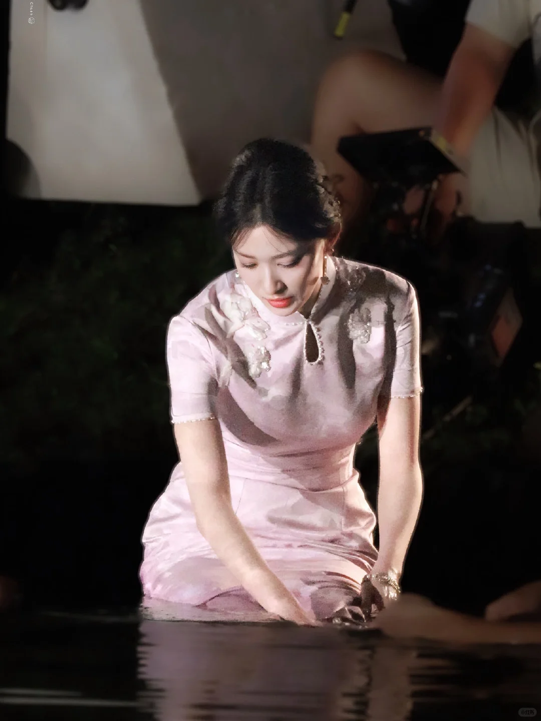 清水出芙蓉🌸曲线感还得看中式旗袍