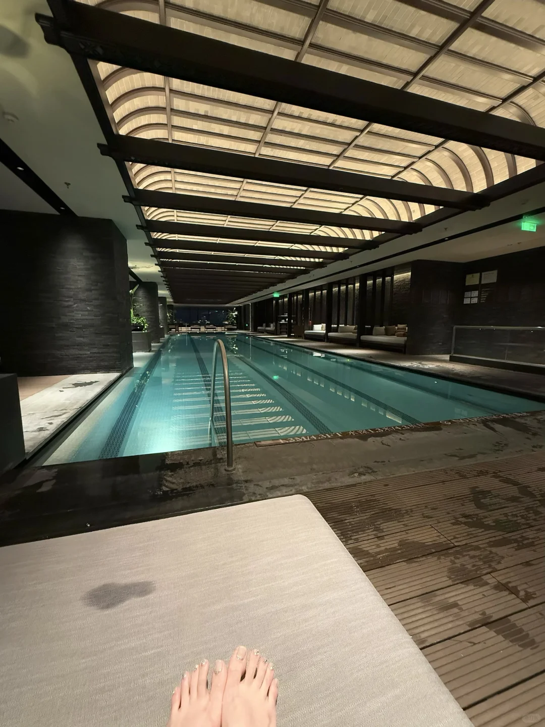 这个泳池也太好拍啦～