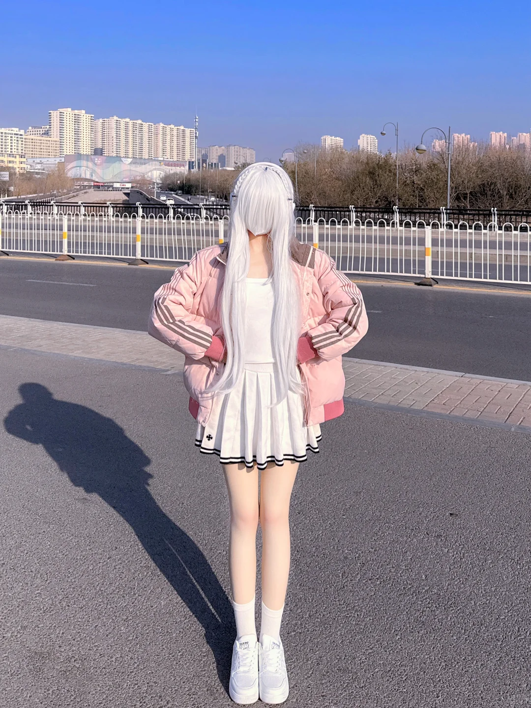 女大上课这么穿 回头率好高