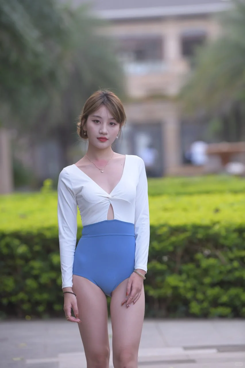 啊啊啊怎么可以这么美！蓝色泳衣