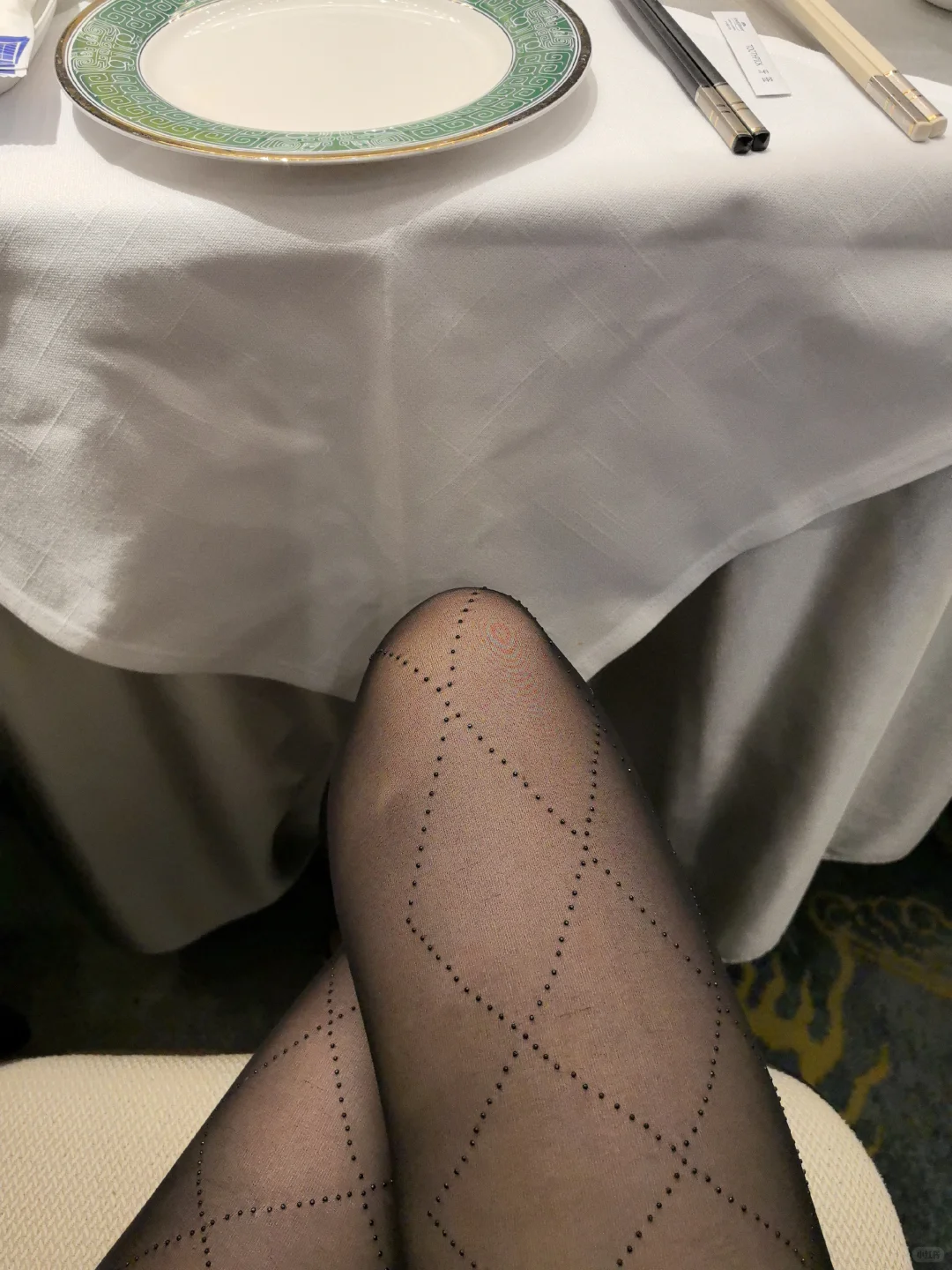 菱形带钻厚黑丝袜穿搭🖤