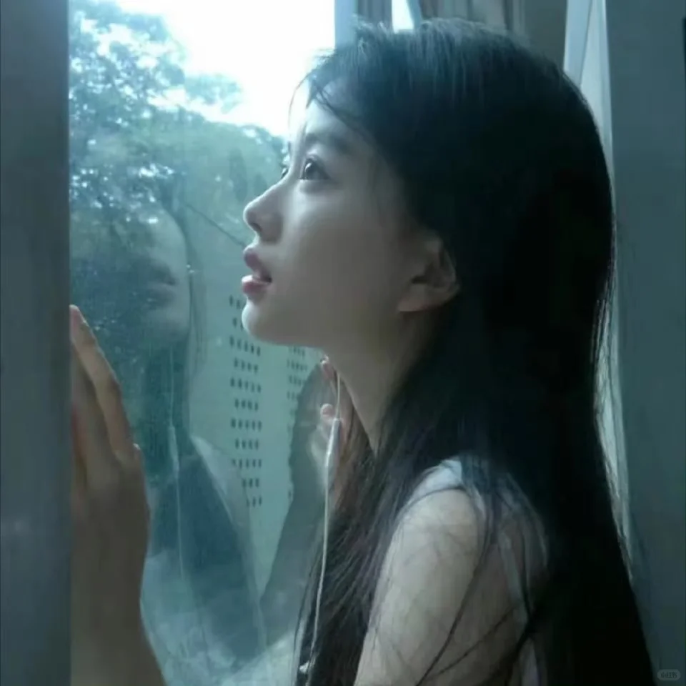 𝑾𝒆𝑪𝒉𝒂𝒕｜清冷感女头