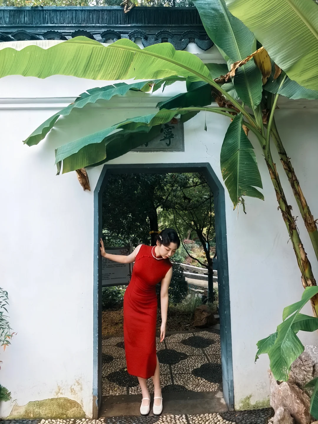 旗袍美人，谁敢信这是02年的小妹妹！