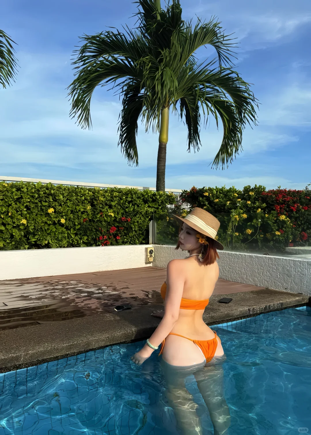 玩一下水吧，泳池拍照📷