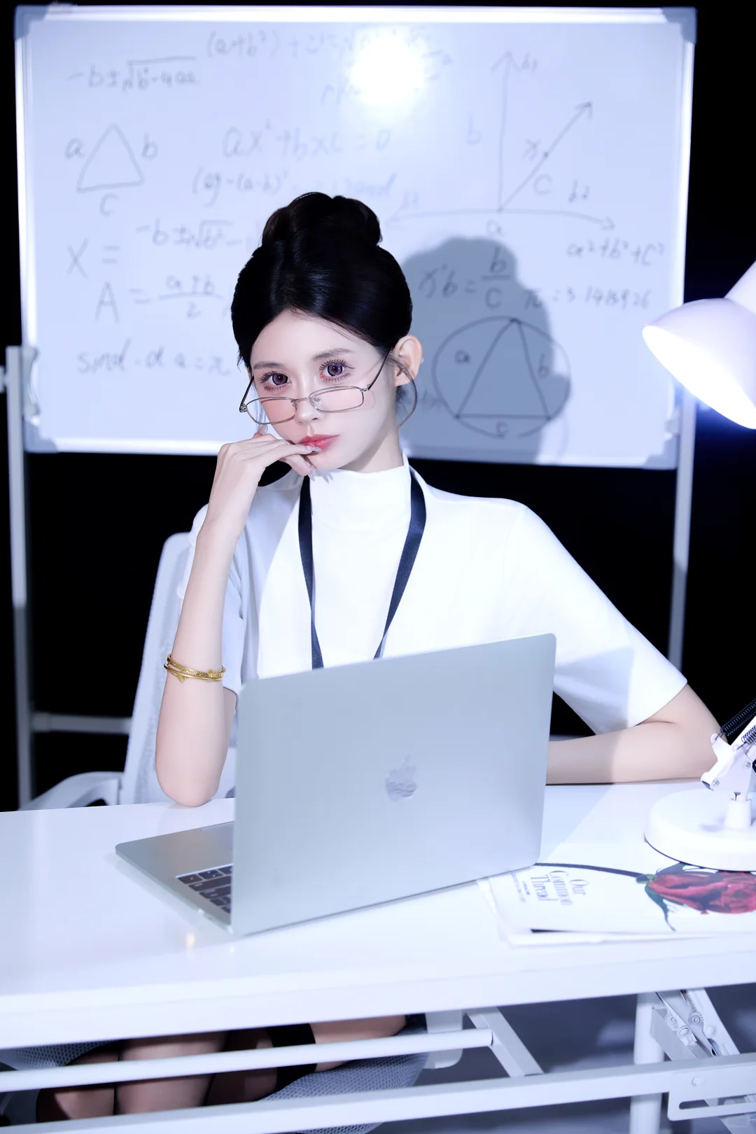 麻辣女教师🔥💻办公室海妖风丨御姐写真