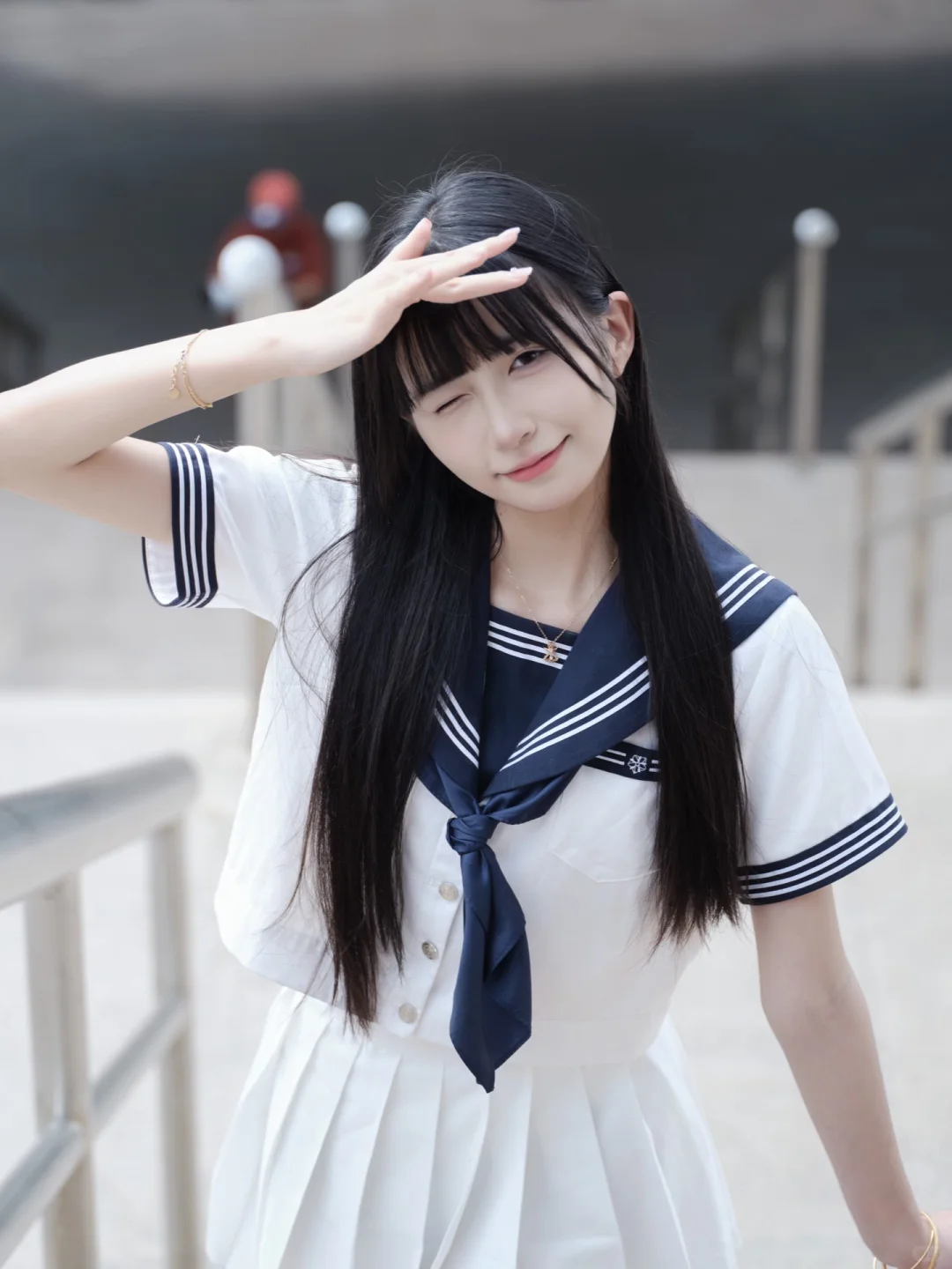 夏末与水手服美少女🧸