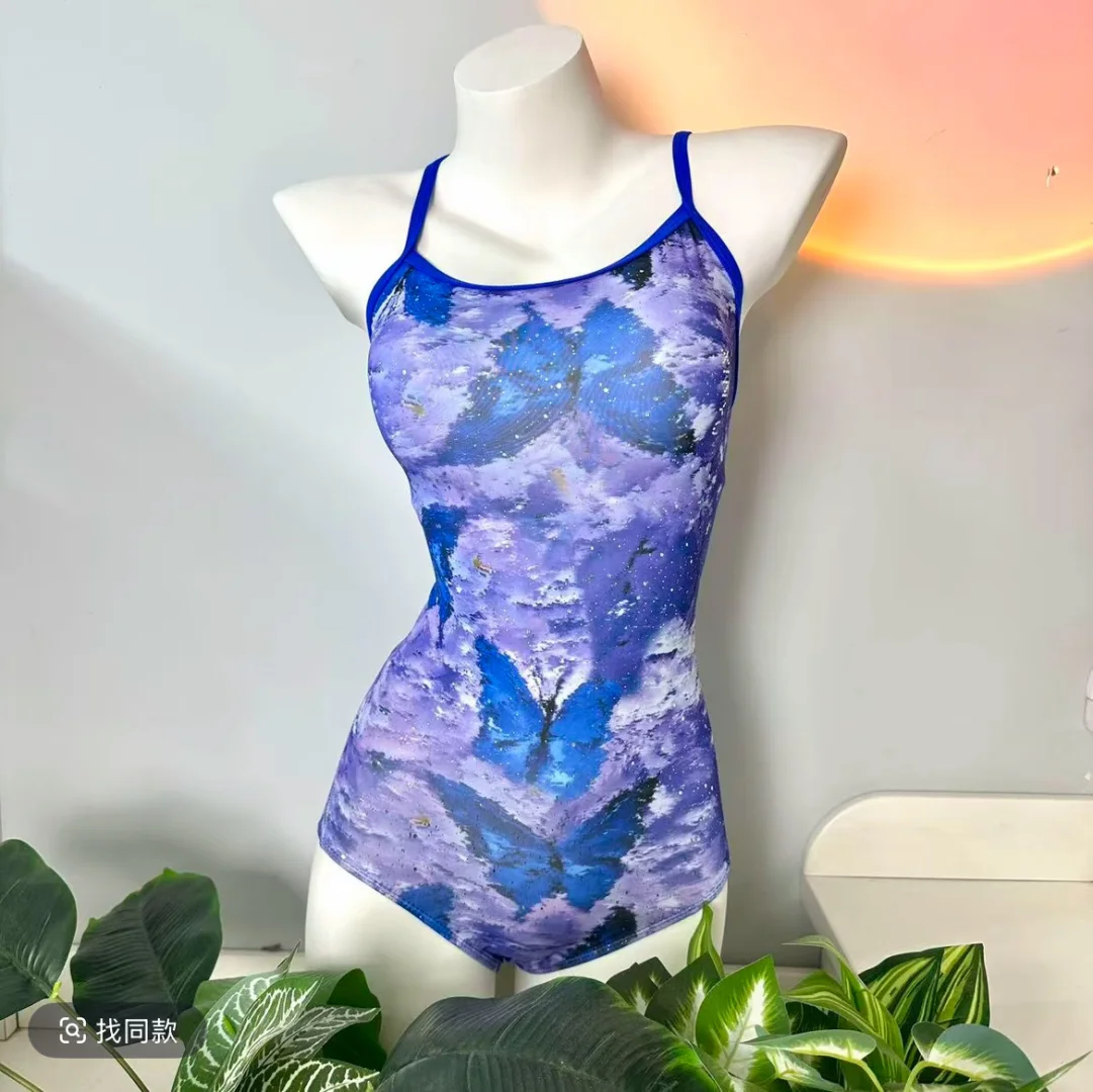 从平角泳衣到三角泳衣