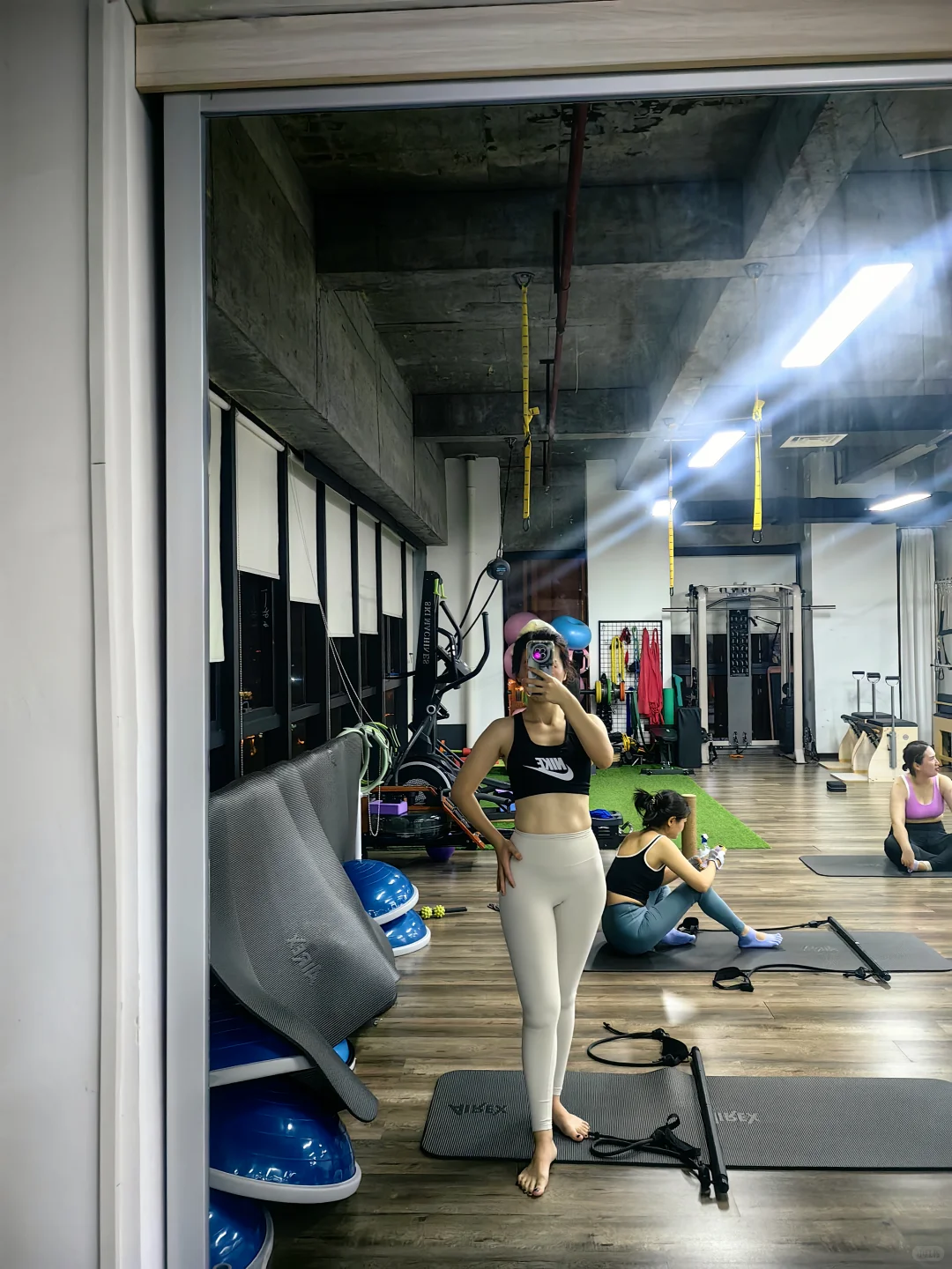 丝袜的季节开始了