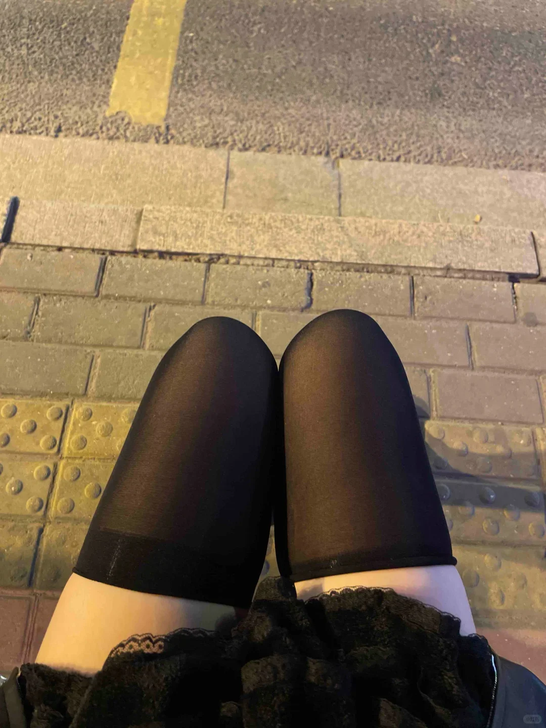 过膝袜逃不过的卷边