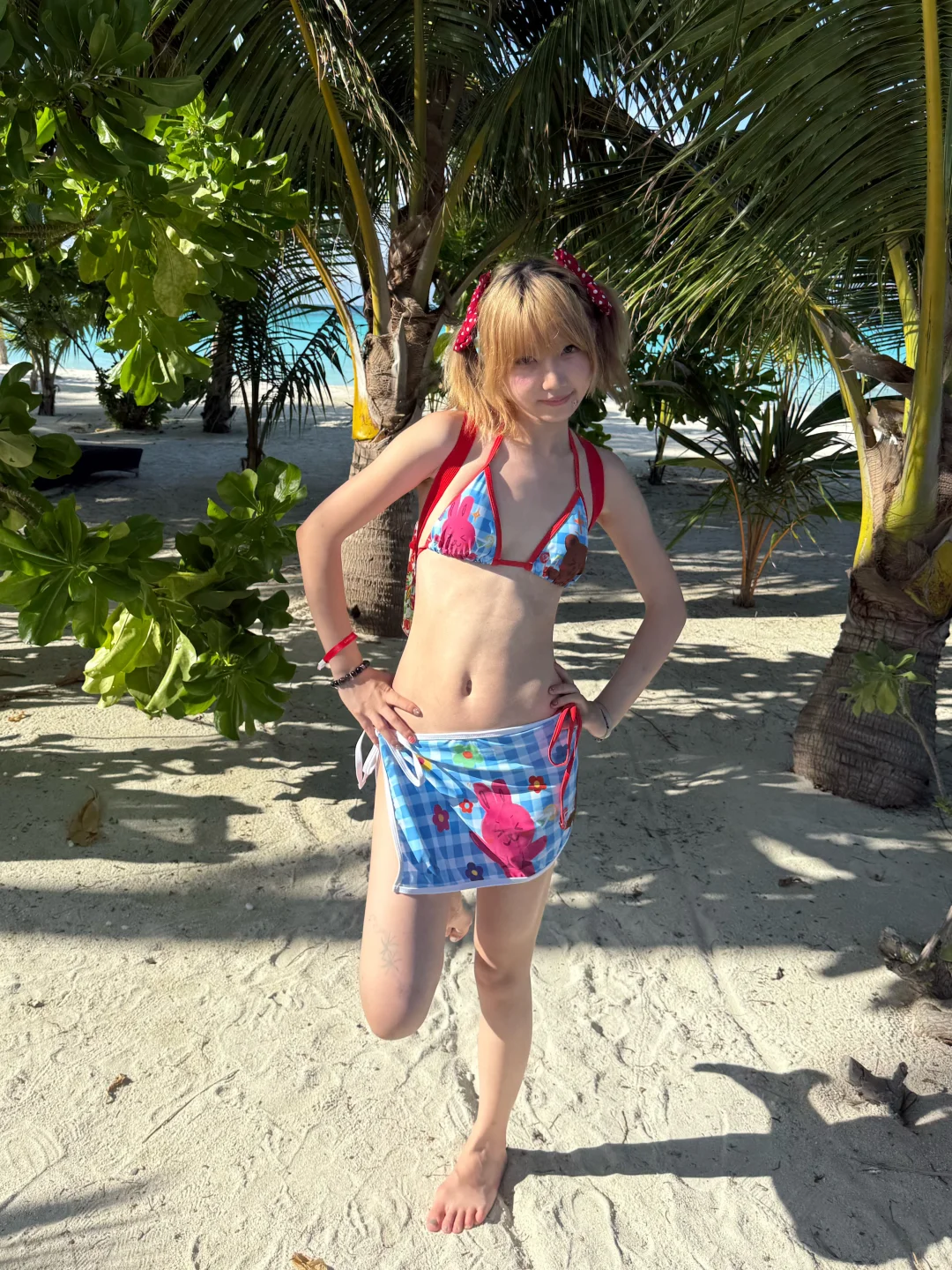 ◍´മ⩊മ`◍ ٛ𐙚萌萌出现在海边