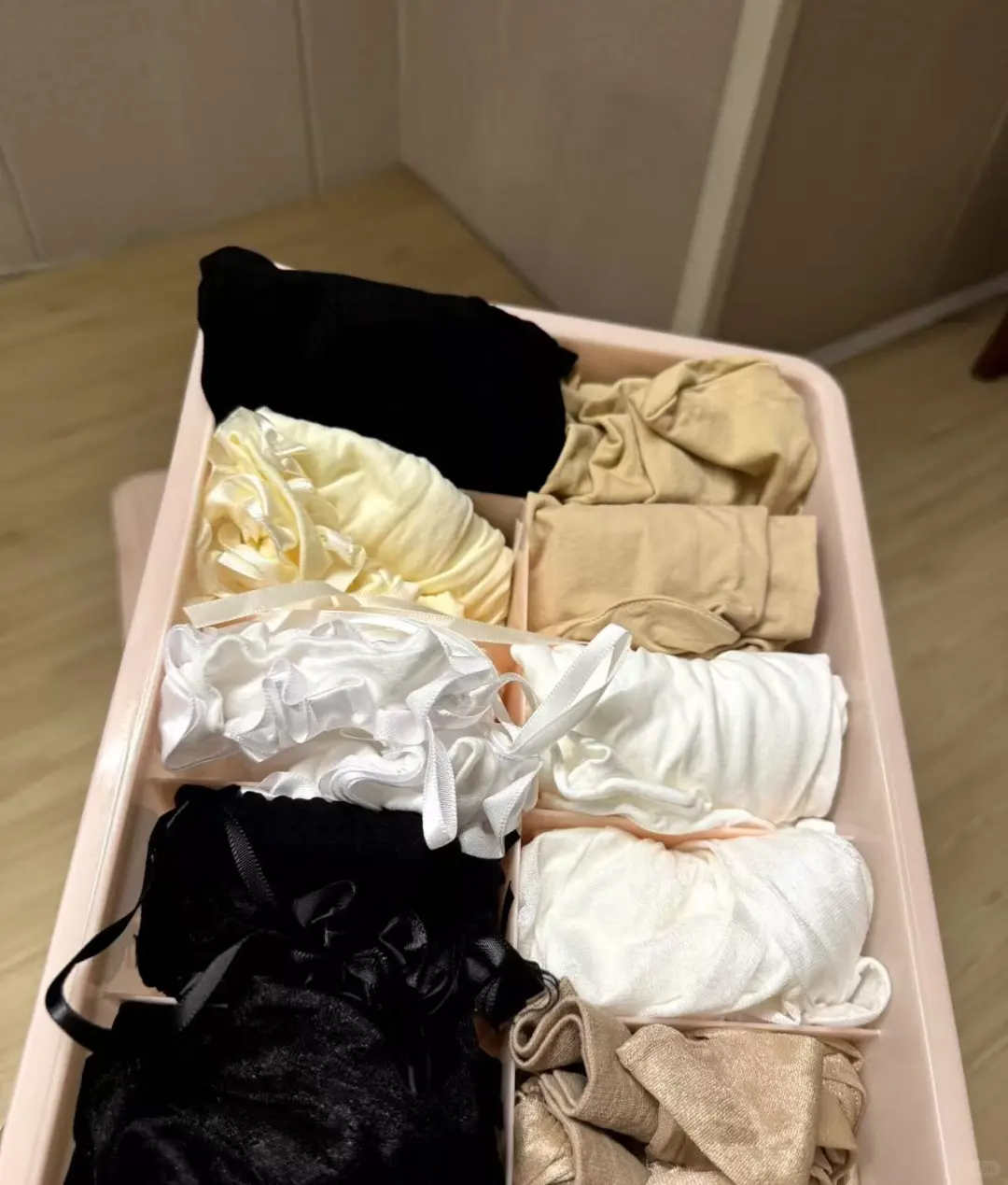 学到了，原来袜子还可以这样洗救命！丝袜再