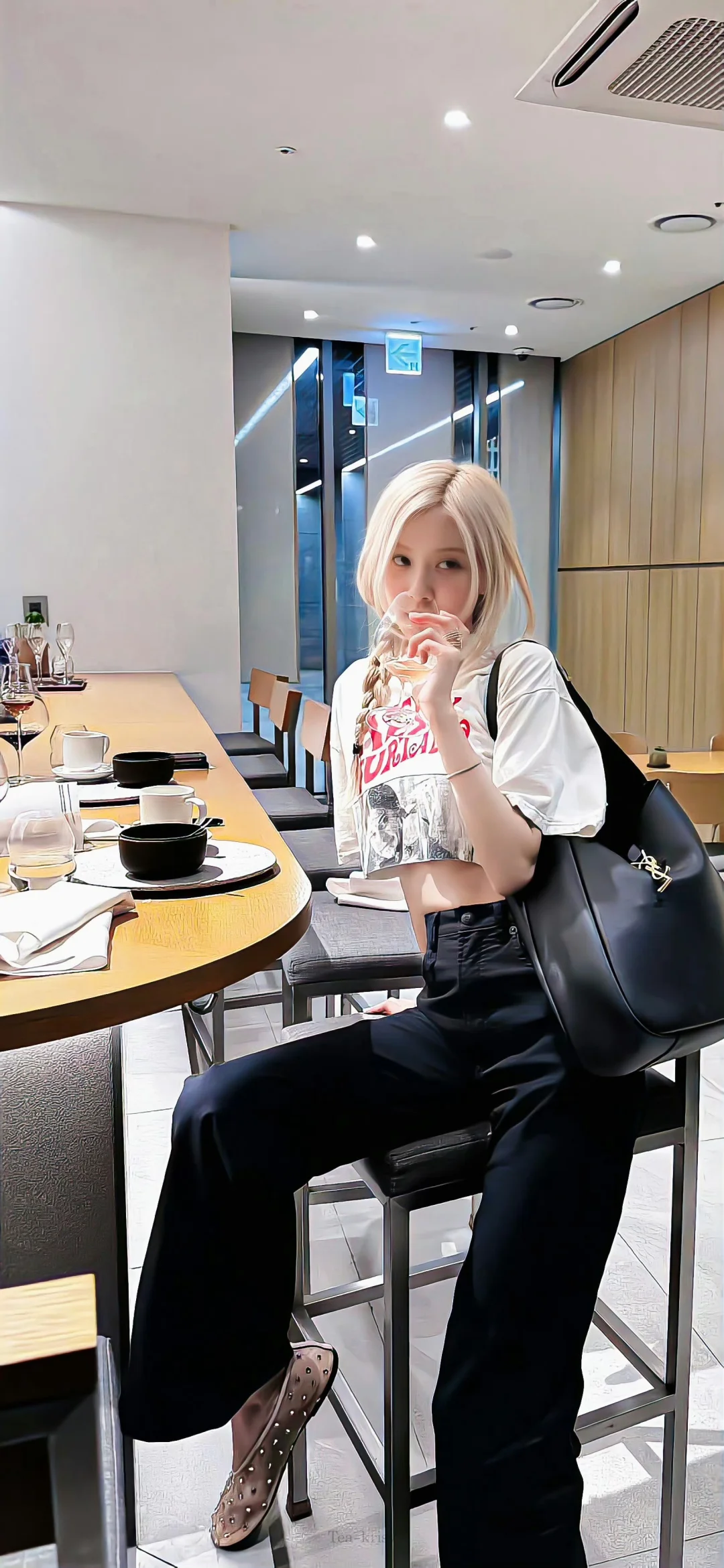 rosé自修高清壁纸分享