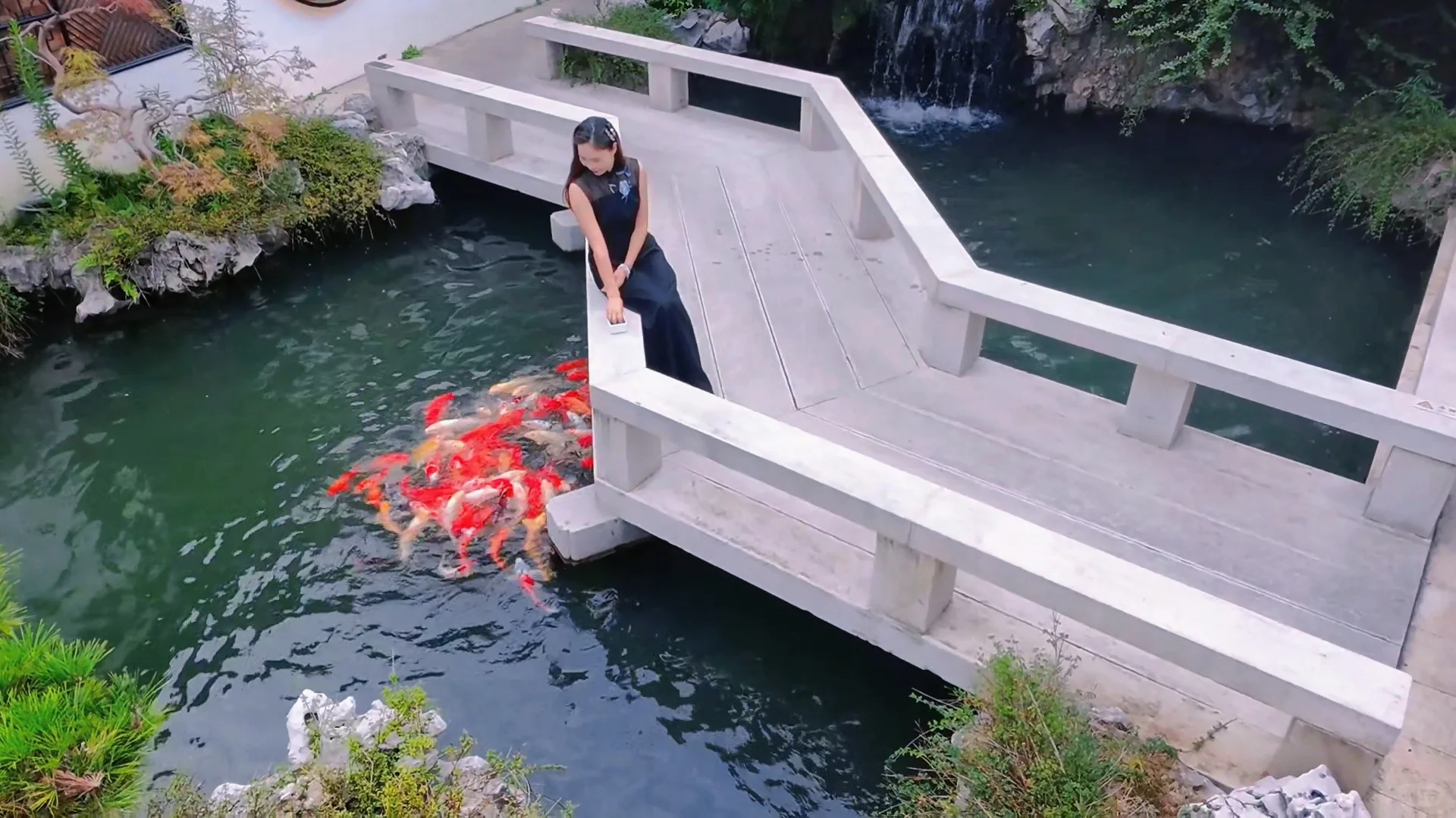 穿旗袍游苏式园林！免费喝限定拿铁☕️