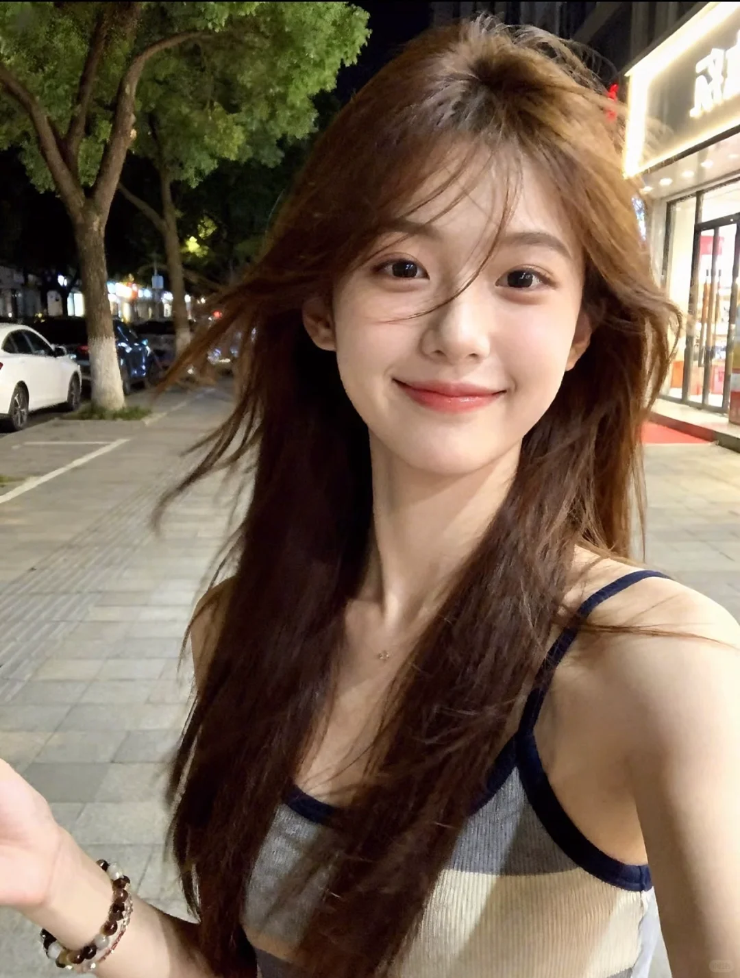 她好像“一闪一闪”的小星星