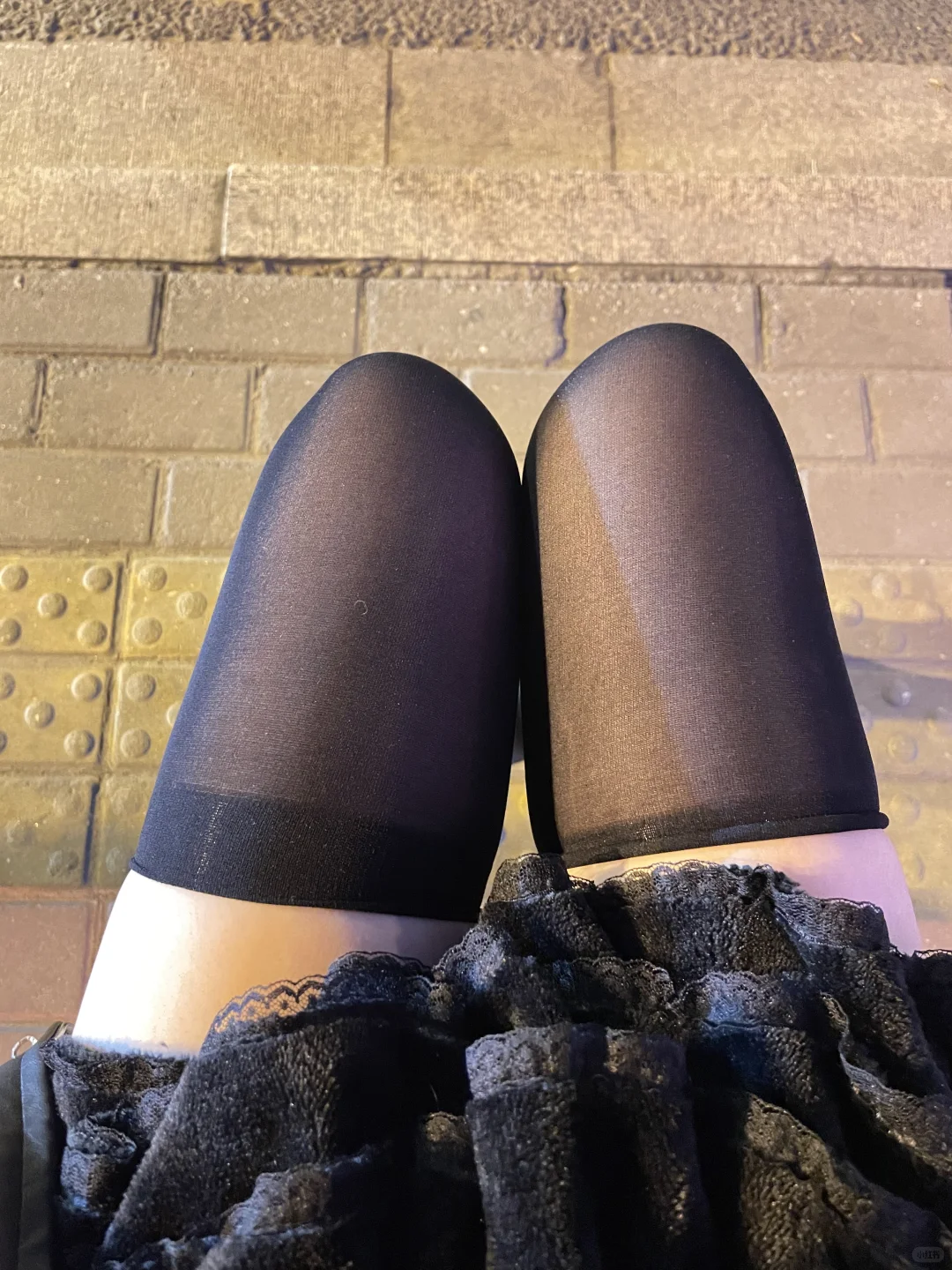 过膝袜逃不过的卷边