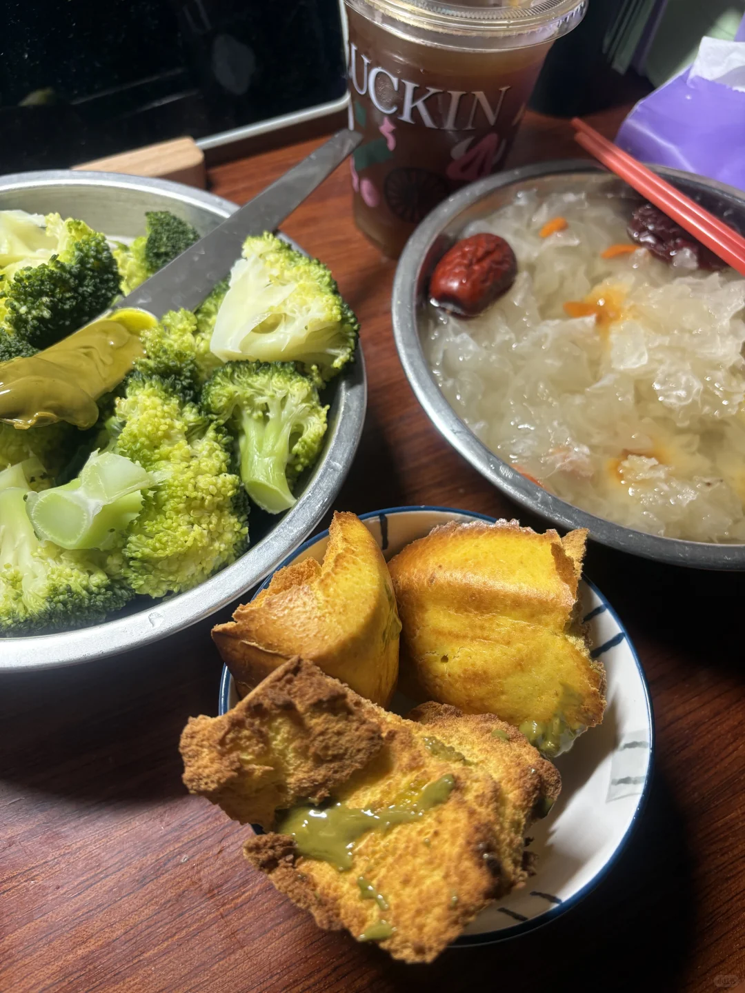 比基尼运动员非赛季：饮食多样性