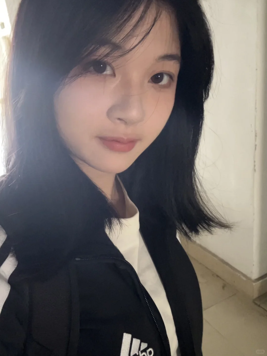 大学生装小学生