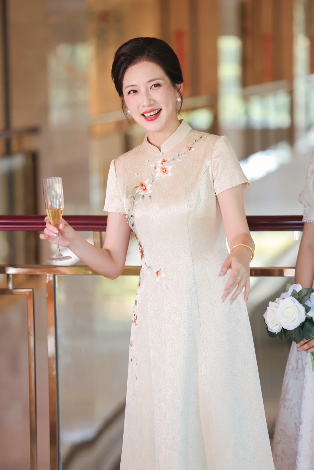 婚礼那天‼️妈妈的旗袍真的太美了～