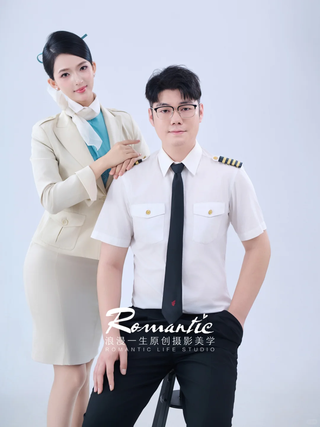 💖空乘制服情侣照，浪漫邂逅情侣写真💑