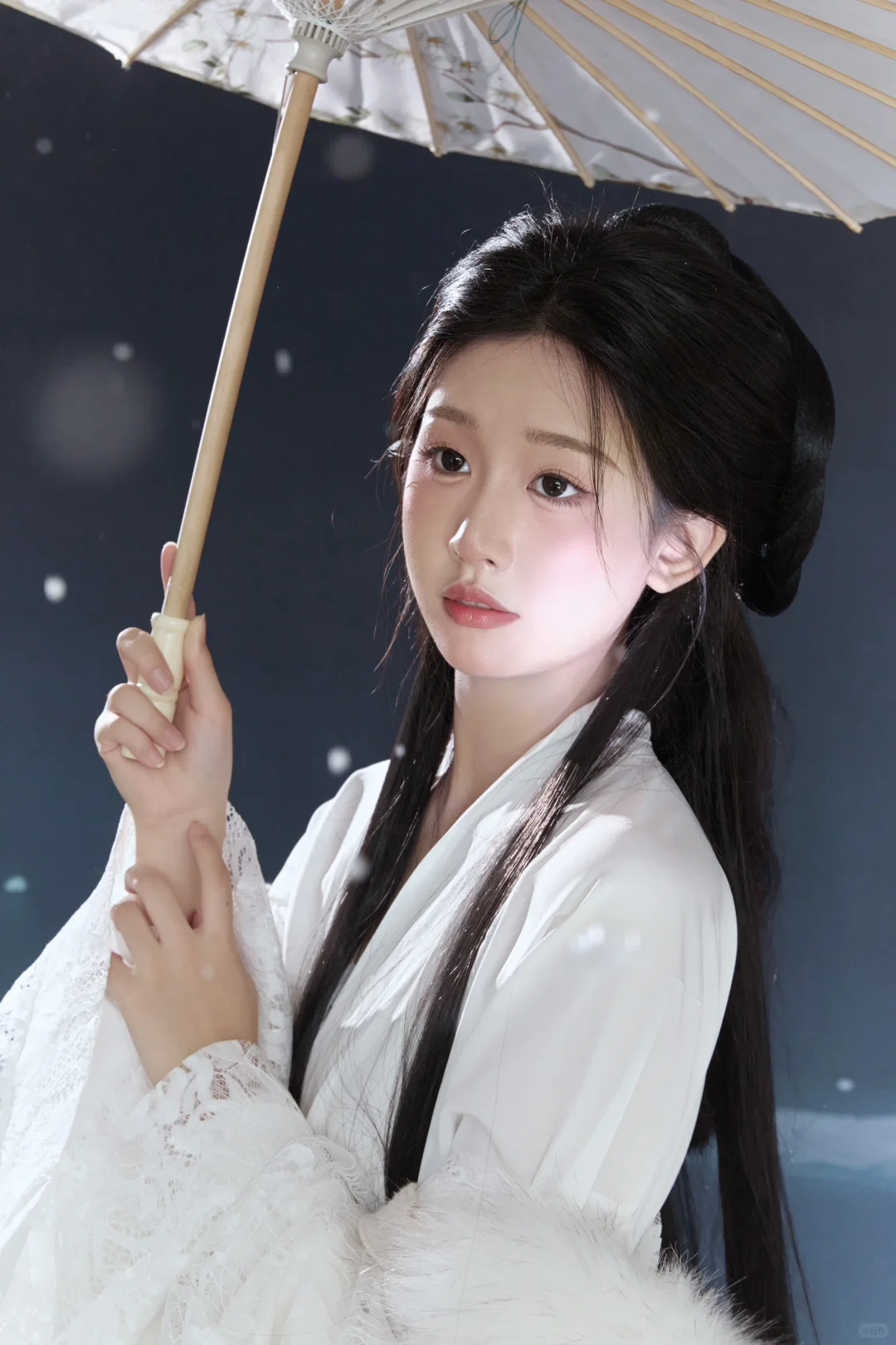 “ 岁末听雪落，浮世有清欢 ”