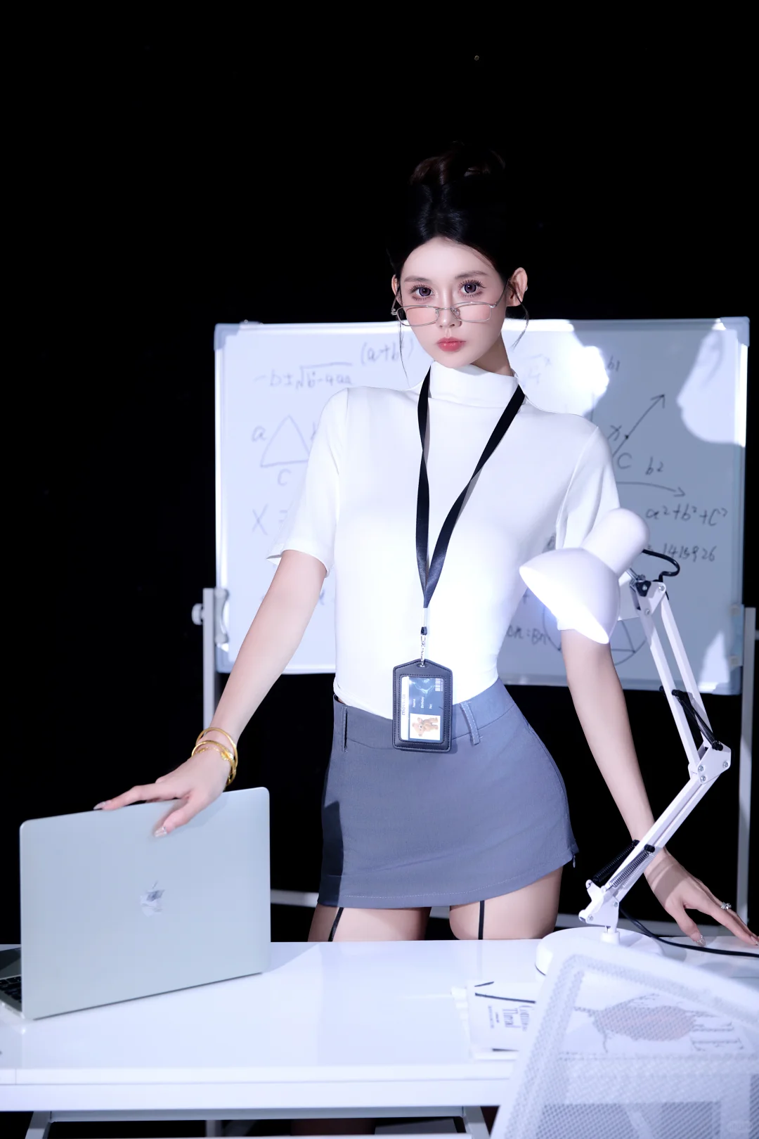 麻辣女教师🔥💻办公室海妖风丨御姐写真