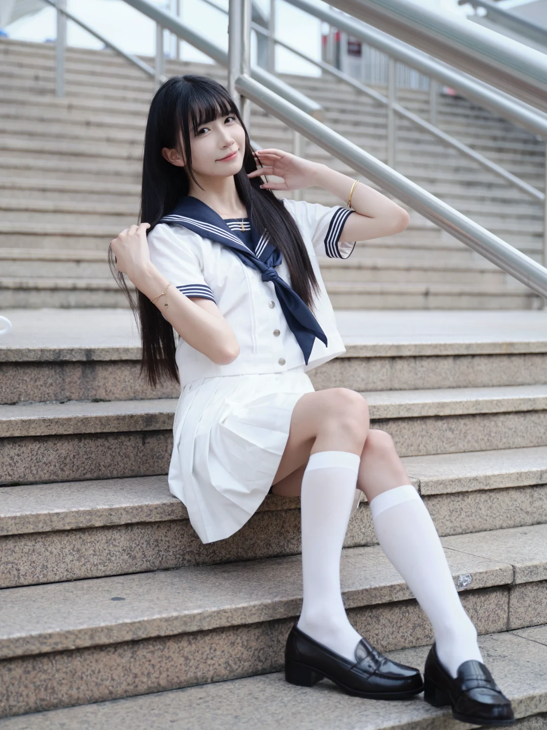 夏末与水手服美少女🧸