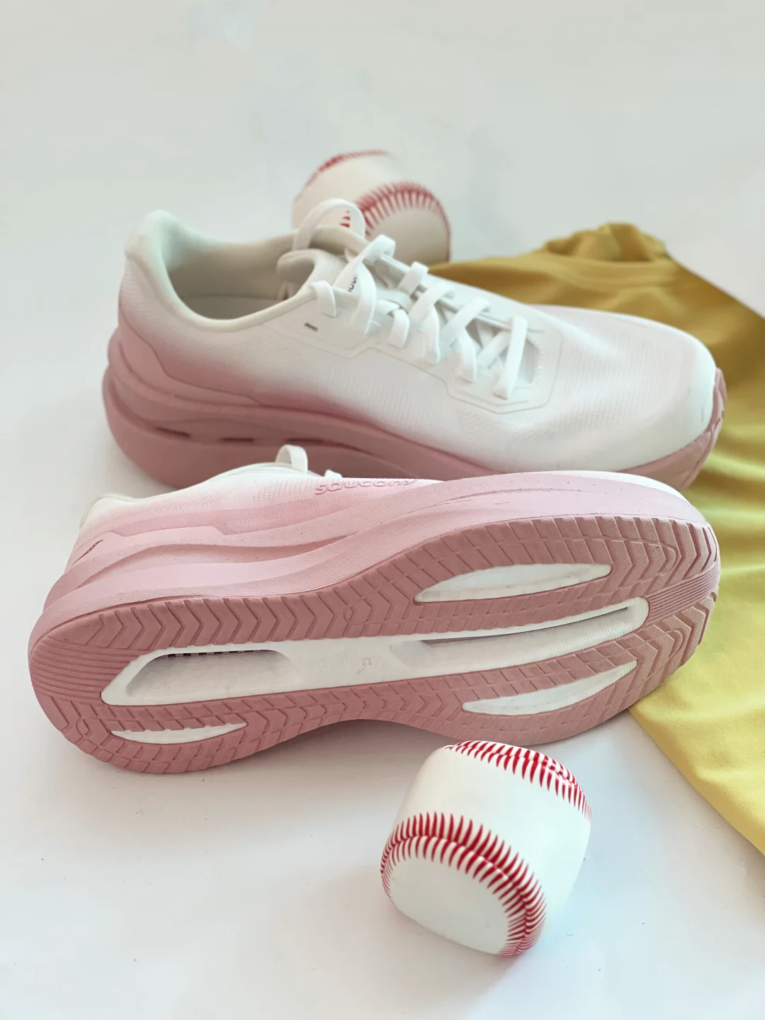 宽脚女孩的3W步暴走神器，跑步穿搭一鞋搞定