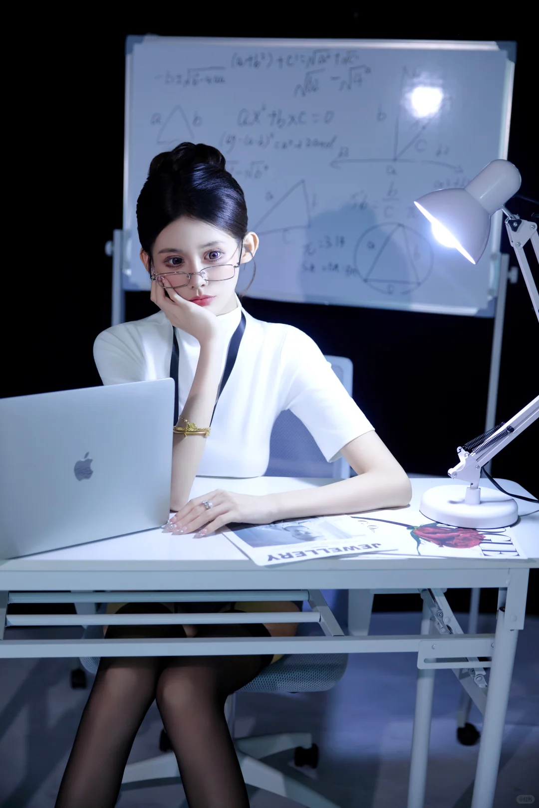 麻辣女教师🔥💻办公室海妖风丨御姐写真