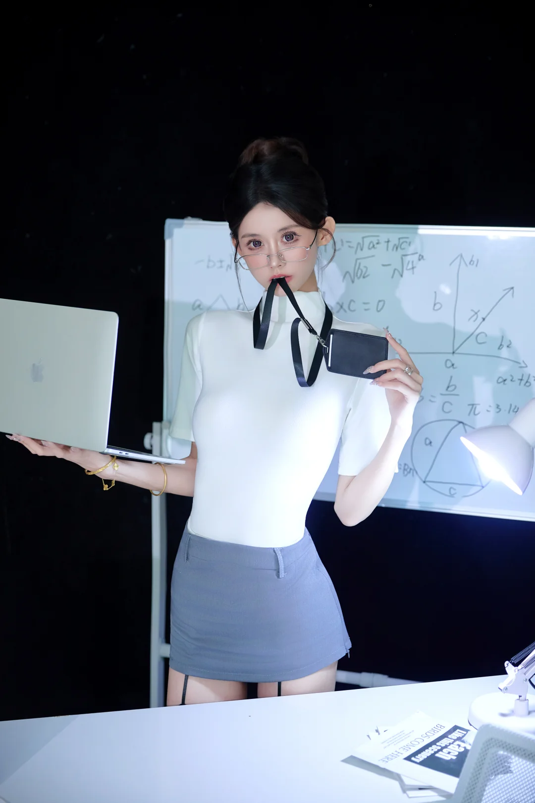 麻辣女教师🔥💻办公室海妖风丨御姐写真